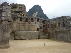 A beautiful view of the temple and machupicchu