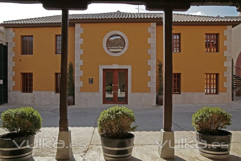 BODEGAS MEGIA E HIJOS, S.L.-CORCOVO-