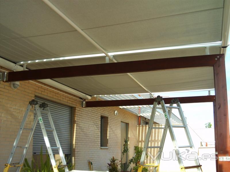 Toldo Warema W6 Instalado sobre Pergola de madera mod. cliente.