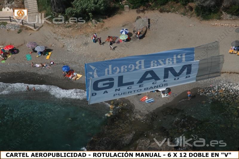 publicidad aerea con carteles doble cara en forma de V solo en www.aeropublicidad.es