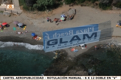 Publicidad aerea con carteles doble cara en forma de v solo en www.aeropublicidad.es