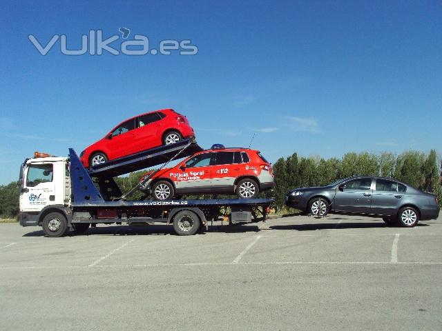 Transporte en gra portacoches de vehculos nuevos