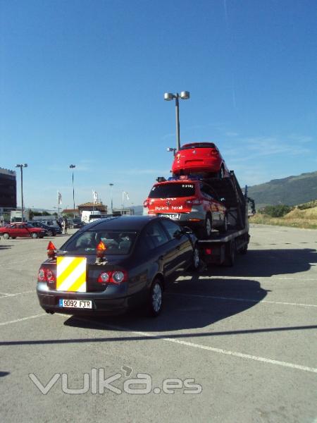 Transporte en gra portacoches de vehculos nuevos