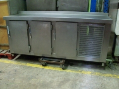 Bajo mostrador refrigerado 200x60x85cm 3 puertas acero inoxidable 396