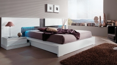 Dormitorio lacado en blanco brillo con luz integrada