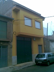 Edif, 2 viviendas y local malagon (2009)