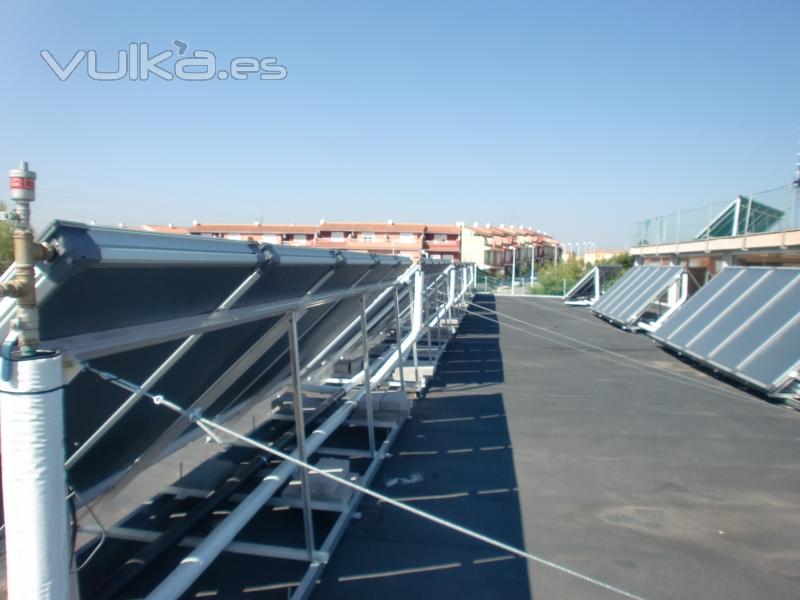 Captadores solares para piscina municipal