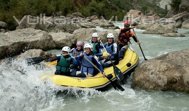 Nuestros estudiantes haciendo Rafting