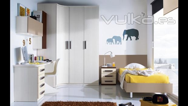 Armario de puertas batientes con cama. Catalogo whynot new