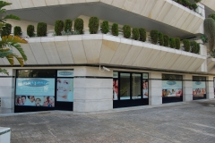 Dentista en Marbella, entrada principal a la Clínica dental COIMAR