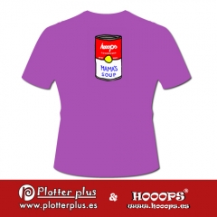 Camisetas hooops lata en plotterplus, una mezcla de objetos cotidianos y colores intensos en la coctelera, un mundo