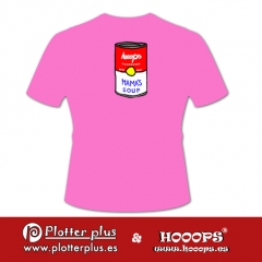 Camisetas hooops lata en plotterplus, una mezcla de objetos cotidianos y colores intensos en la coctelera, un mundo