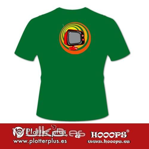 Camisetas Hooops Pop TV en Plotterplus, una mezcla de objetos cotidianos y colores intensos en la coctelera, un ...