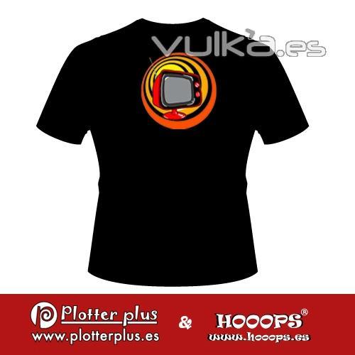 Camisetas Hooops Pop TV en Plotterplus, una mezcla de objetos cotidianos y colores intensos en la coctelera, un ...