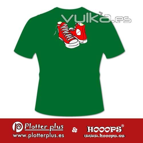 Camisetas Hooops Zapatillas en Plotterplus, una mezcla de objetos cotidianos y colores intensos en la coctelera, un ...