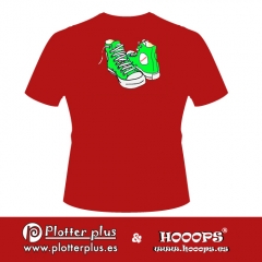 Camisetas hooops zapatillas en plotterplus, una mezcla de objetos cotidianos y colores intensos en la coctelera, un