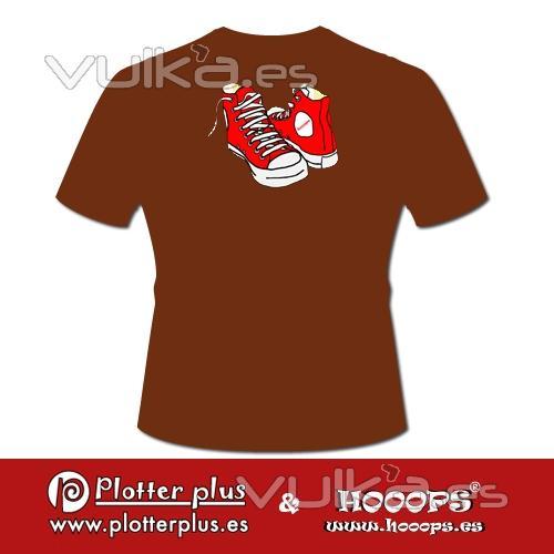 Camisetas Hooops Zapatillas en Plotterplus, una mezcla de objetos cotidianos y colores intensos en la coctelera, un ...