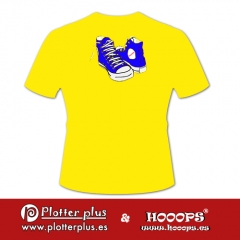 Camisetas hooops zapatillas en plotterplus, una mezcla de objetos cotidianos y colores intensos en la coctelera, un