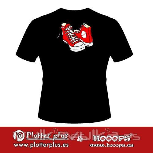 Camisetas Hooops Zapatillas en Plotterplus, una mezcla de objetos cotidianos y colores intensos en la coctelera, un ...