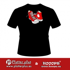 Camisetas hooops zapatillas en plotterplus, una mezcla de objetos cotidianos y colores intensos en la coctelera, un