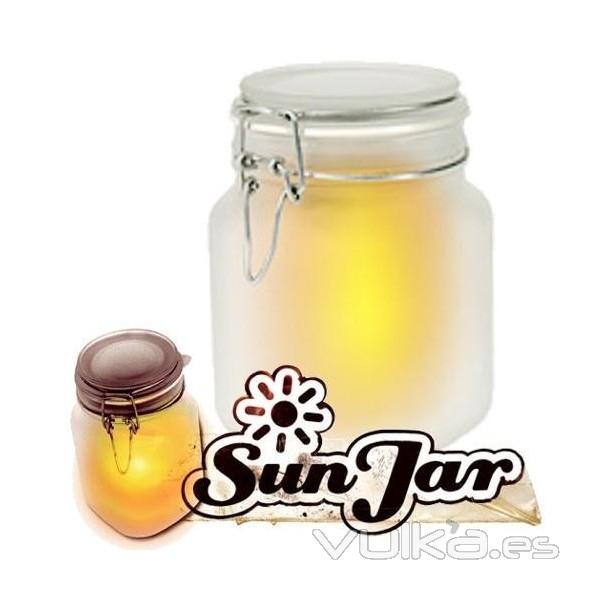 Tarro solar es un recipiente que guarda la luz del sol para ofrecrtela cuando sea de noche