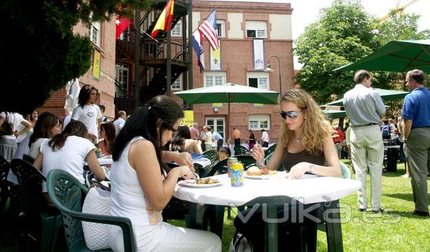 Algún tipo de celebración en el Campus de Madrid