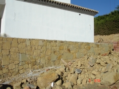Muro de cerramientos, en urb. sierra blanca, marbella