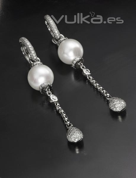 pendientes con perlas y brillantes