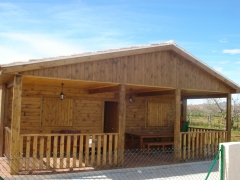 Casa de madera con revestimiento exterior en madera colores de madera a elegir por cliente