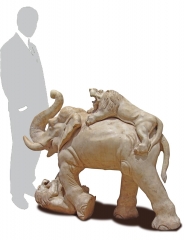 Figura de mrmol blanco -elefante y leones- escena de lucha entre elefante y leones.  medidas: largo 120cm alto ...