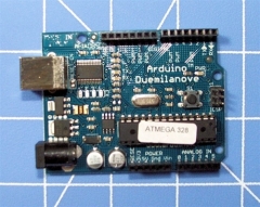 Arduino es una plataforma que combina hardware y software libre para convertir en realidad los suenos de los