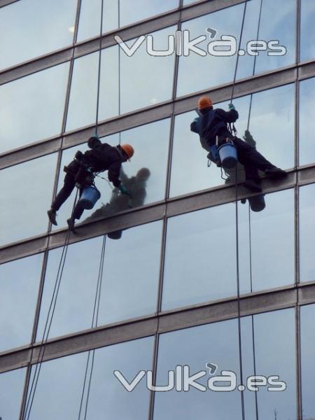 Limpieza de Cristales en Edificios