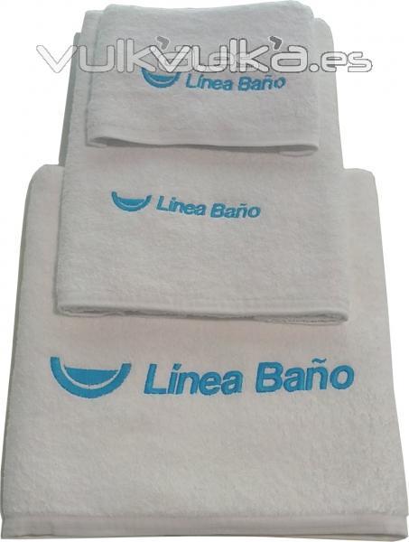Set toallas en rizo blanco bordadas de alta calidad en www.lineabaño.com