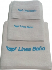 Set toallas en rizo blanco bordadas de alta calidad en www.lineabao.com