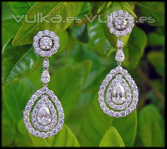 Pendientes de oro blanco y diamantes talla pera y brillante