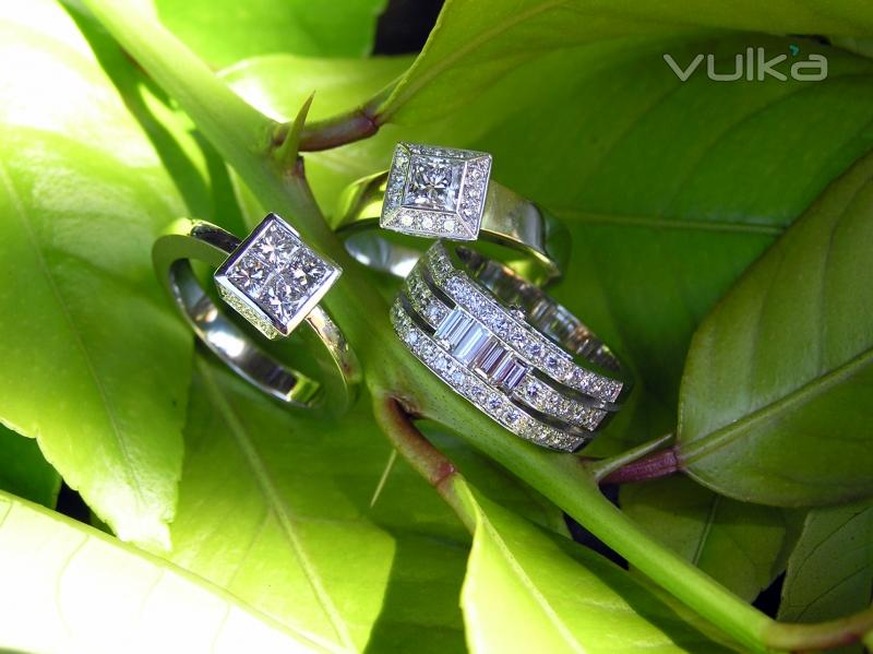 Anillos de oro blanco y diamantes en diferentes tallas: brillante, princesa y baguette