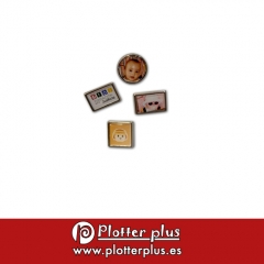 Regalos personalizados: pins en imprenta plotterplus, desde 1 unidad