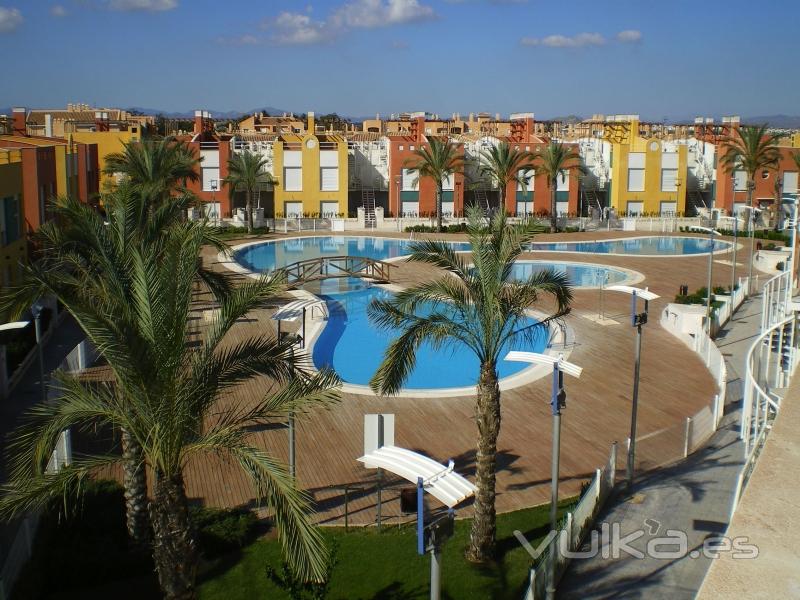 Residencial Laguna Beach, complejo vacaciones a 250 m. de la playa en Vera Almera