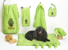 Complementos para mascotas. un regalo original, una pieza artesanal y un complemento textil totalmente funcional. ...