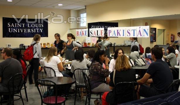 Venta solidaria de pastelera para colaborar con las vctimas de las inundaciones de Pakistn en SLU