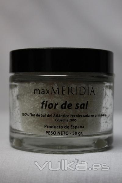 Tarro Flor de Sal, 50 grs. Sin olor, con un ligero color rosa, la flor de sal maxMERIDIA tiene un delicado sabor. ...