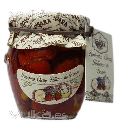 Pimiento Cherry relleno de Bonito en tarro de cristal de 1/4 Kg. Un delicioso aperitivo listo para tomar. En aceite ...