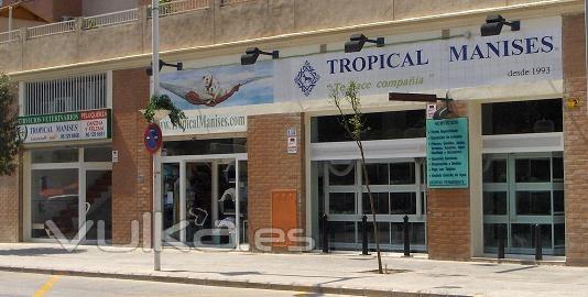 Fachada Tienda, Clínica y Peluquería