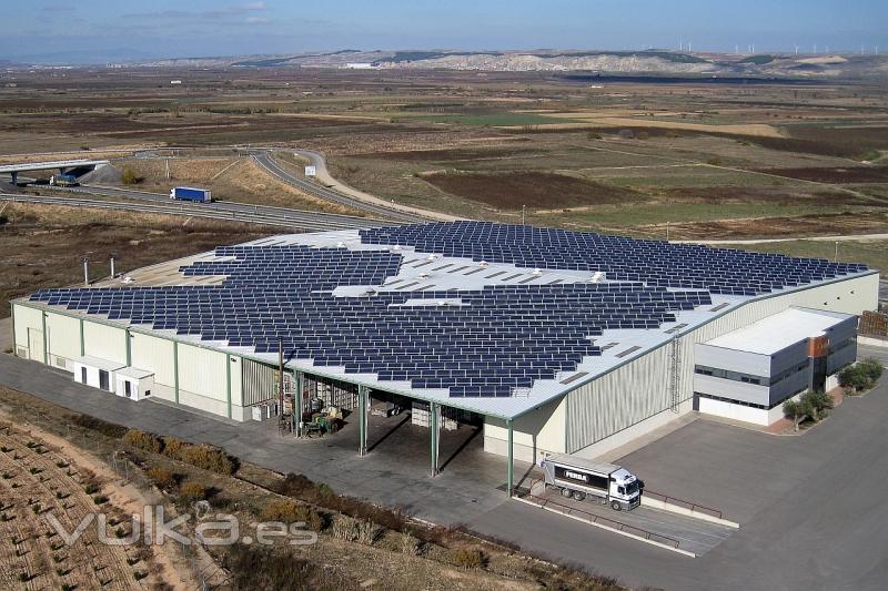 Instalacin de 400KW sobre cubierta de nave industrial en Navarra