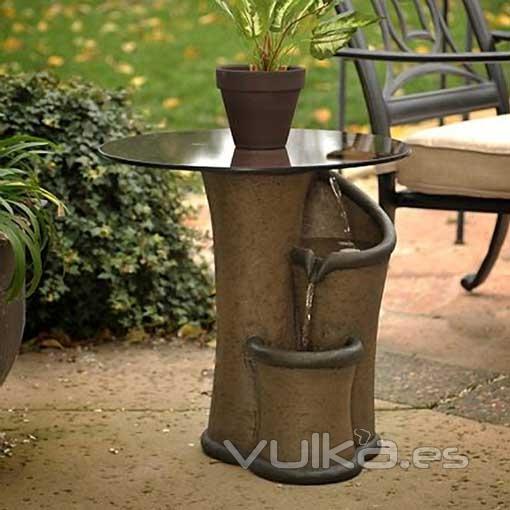 Mesa de jardín con fuente Zen de dos botijos. Ampliar en http://bit.ly/9HJncx