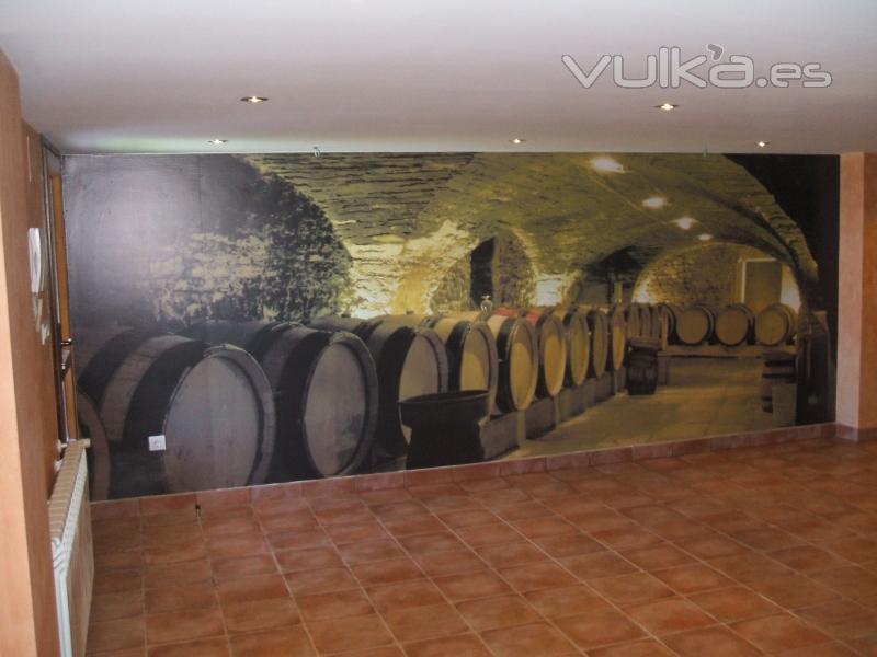 Fotomural en pared de bodega vinilo impreso laminado.