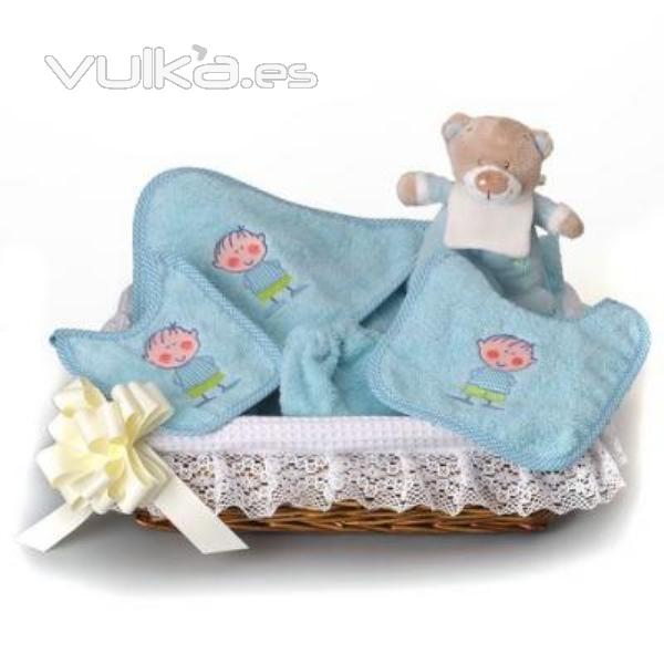 Baberos y regalos para bebes.. Un regalo original, una pieza artesanal y un complemento textil total