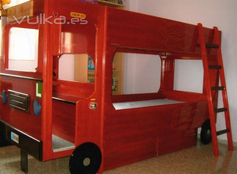 Cama litera infantil con forma de autobus ingles