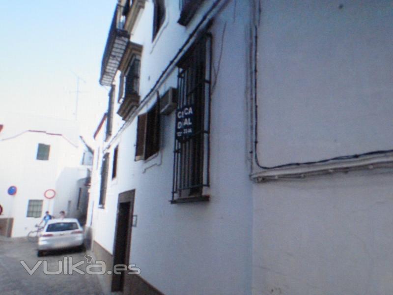 Situada en la calle Sancho Ibañez nº 25 Entlo A-B, junto a Plaza del Palenque,Carmona (Sevilla)