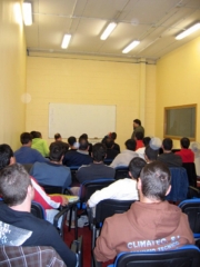 Profesor al frente del curso